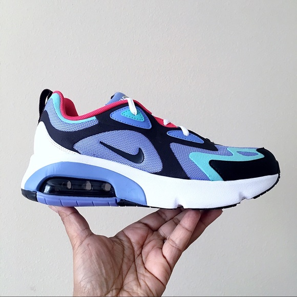 Nike Shoes - Nike Air Max 200